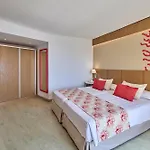 Universal Hotel Perla